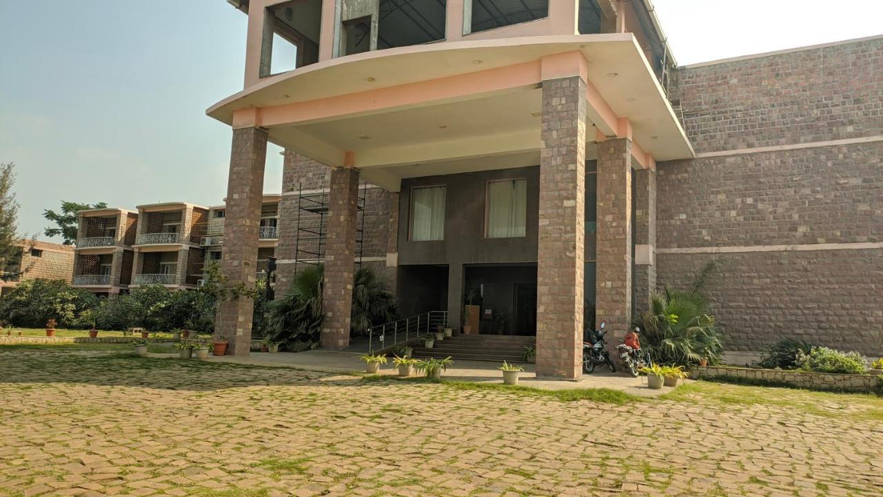 Bāgalkot Kanthi Resorts Badami מראה חיצוני תמונה
