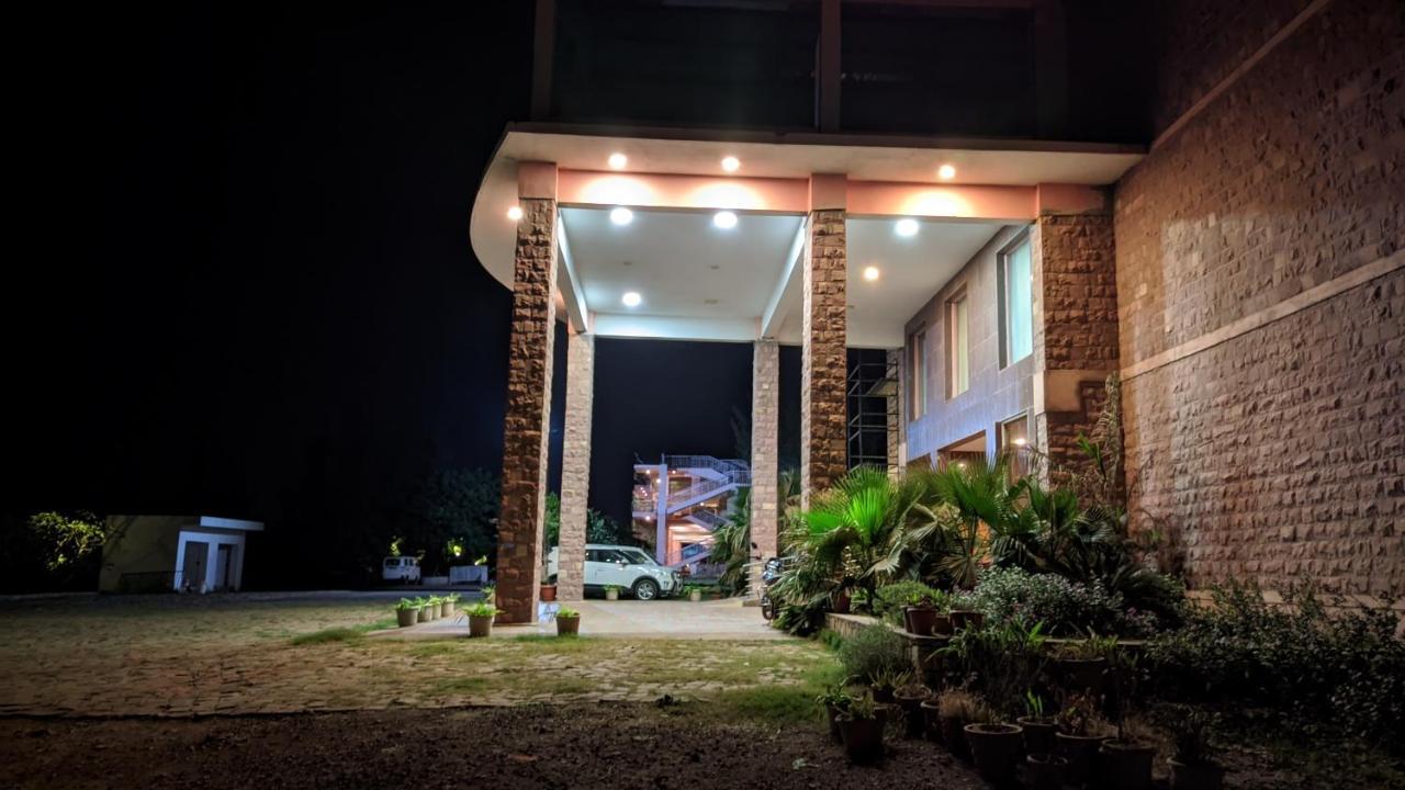 Bāgalkot Kanthi Resorts Badami מראה חיצוני תמונה