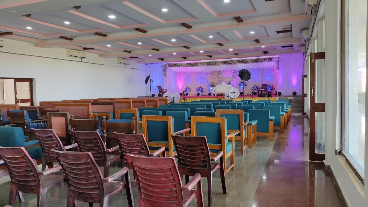 Bāgalkot Kanthi Resorts Badami מראה חיצוני תמונה