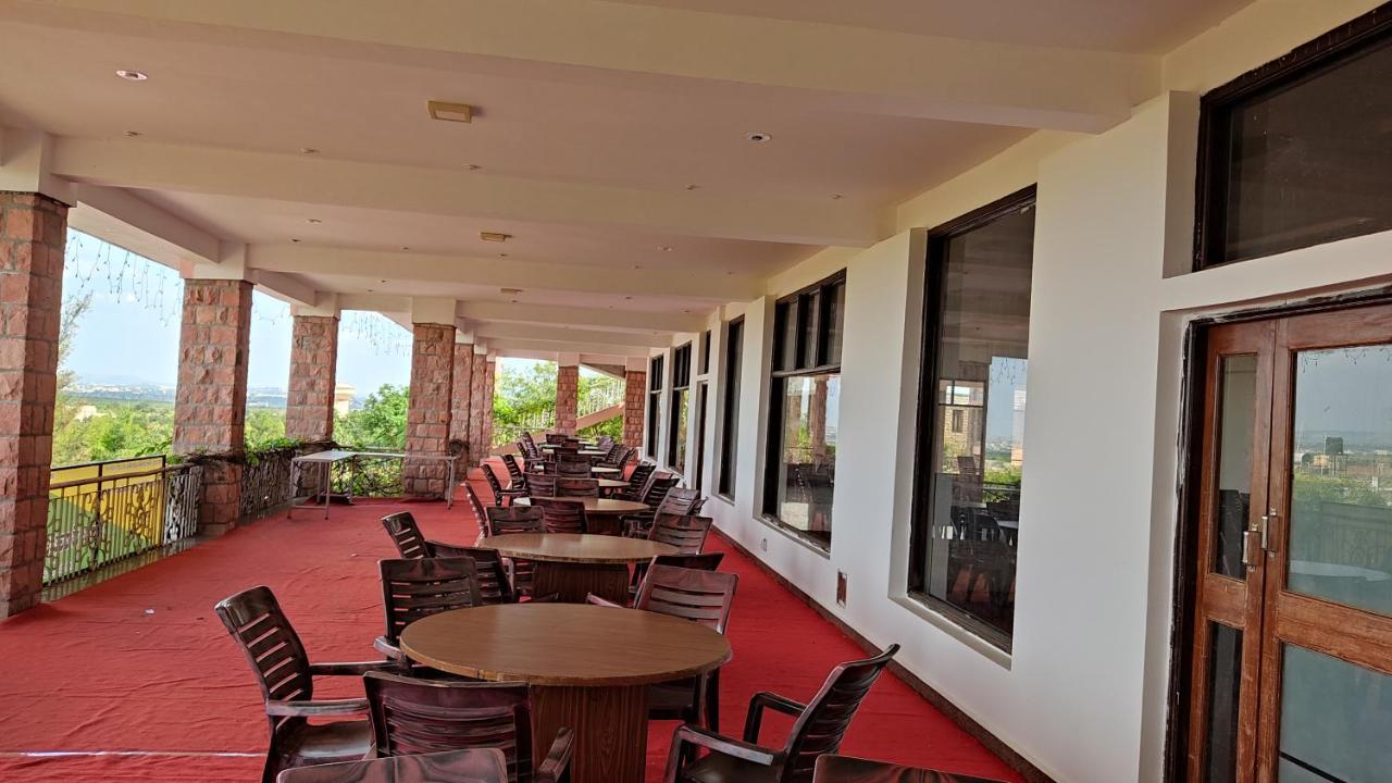 Bāgalkot Kanthi Resorts Badami מראה חיצוני תמונה
