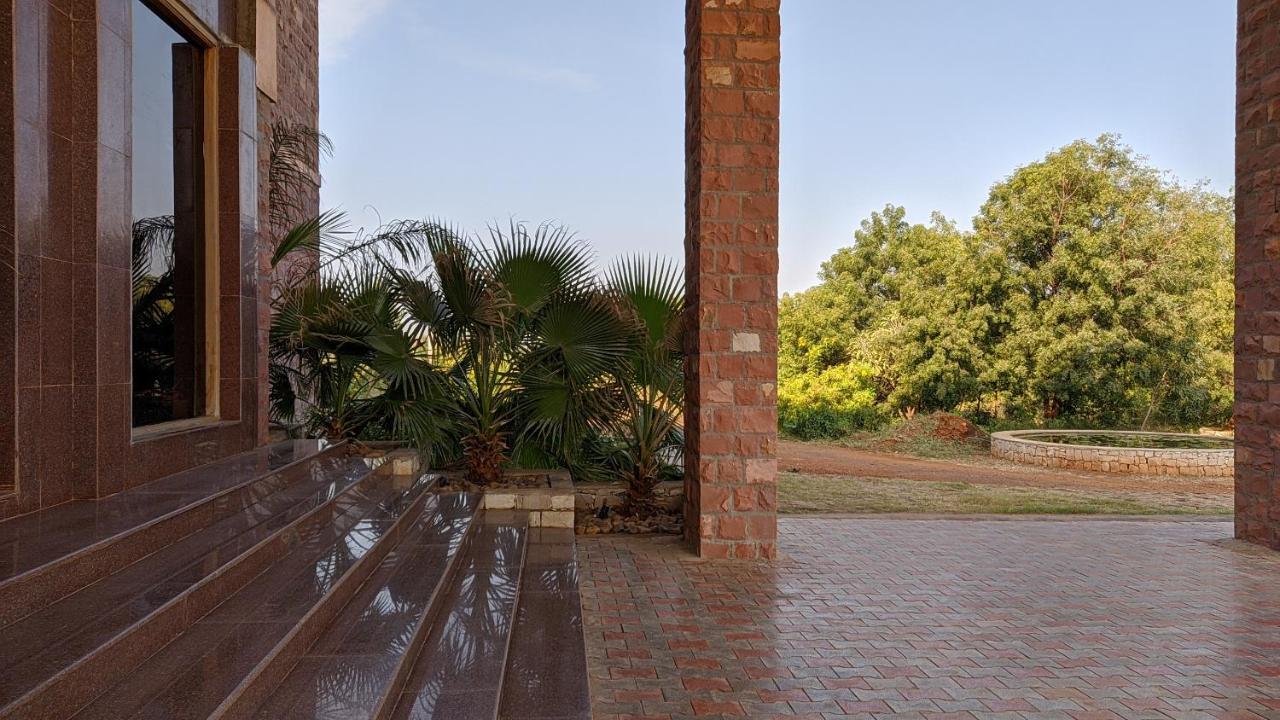 Bāgalkot Kanthi Resorts Badami מראה חיצוני תמונה