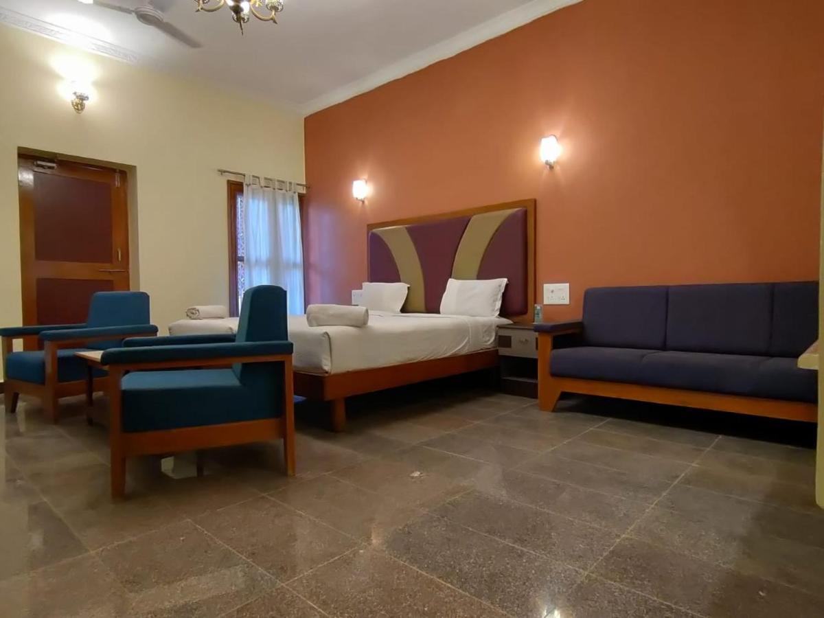 Bāgalkot Kanthi Resorts Badami מראה חיצוני תמונה