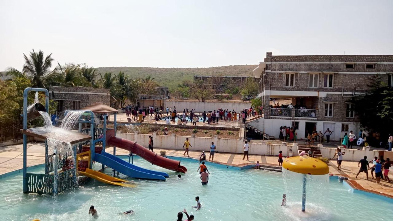 Bāgalkot Kanthi Resorts Badami מראה חיצוני תמונה